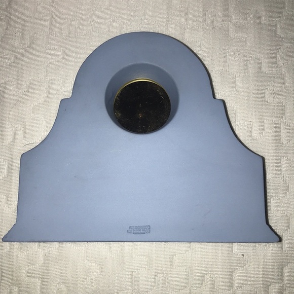 Wedgwood Blue Jasperware Desk/Shelf/Mantle Clock - Picture 2 of 6